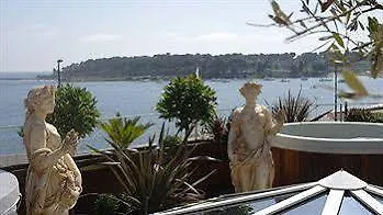 Vogue 4* Antibes