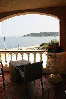 Hotel Vogue 4*