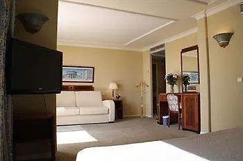 Hotel Vogue 4*